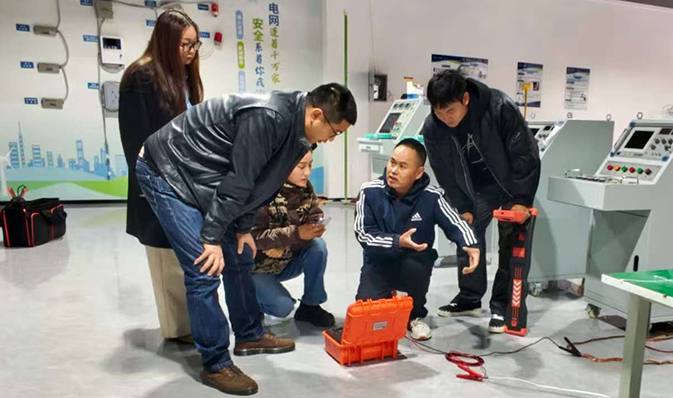 “2190智能探測(cè)儀獲青睞，安徽電力來(lái)訪深交流