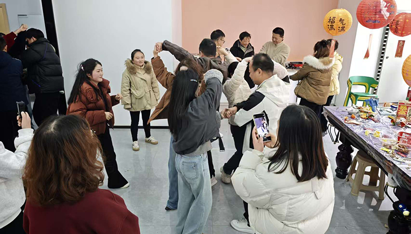 燈火映團(tuán)圓，聚力啟新程——雷科電力元宵節(jié)主題團(tuán)建活動(dòng)側(cè)記